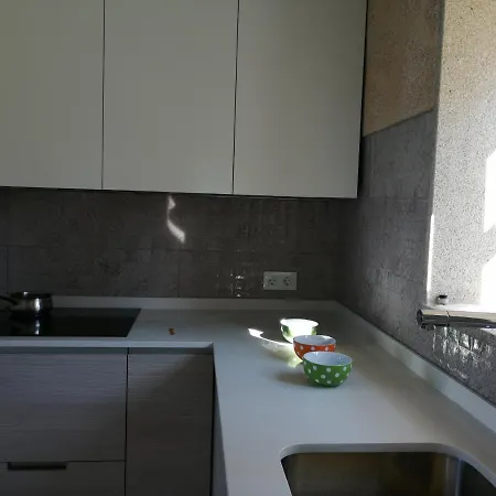 Apartamento En Urbanizacion A Pie De Playa شقة *